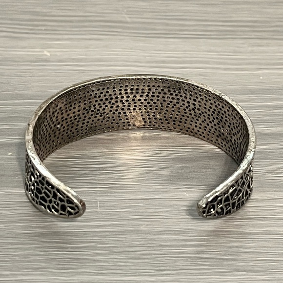 Vintage Silver Cuff Bracelet with Honeycomb or Spider's Web Design, Boho - Picture 4 of 6